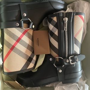 Burberry women’s boots